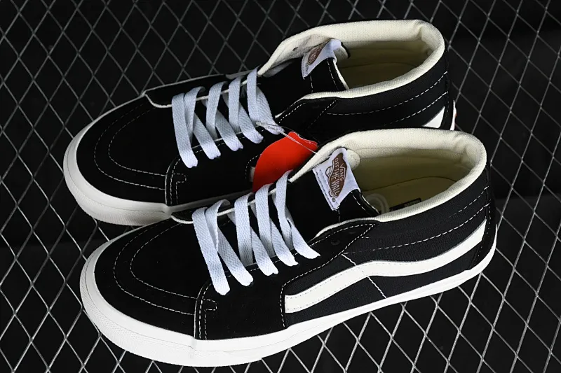 All categories Vans Vans series Vans Mid Vans China Vans SK8-Hi VR3 Vans official environmentally friendly black and white mid-top classic simple casual canvas shoes VN0A4UWIVNE